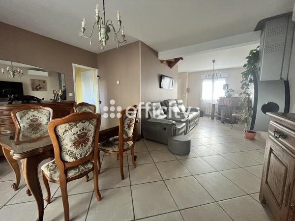 Maison
         5 pièces
        - 100 m² Exclusivité 299 900 € *
