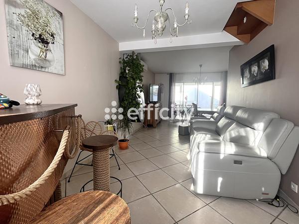 Maison
         5 pièces
        - 100 m² Exclusivité 299 900 € *