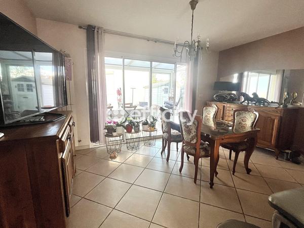 Maison
         5 pièces
        - 100 m² Exclusivité 299 900 € *