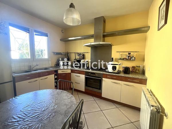 Maison
         5 pièces
        - 100 m² Exclusivité 299 900 € *