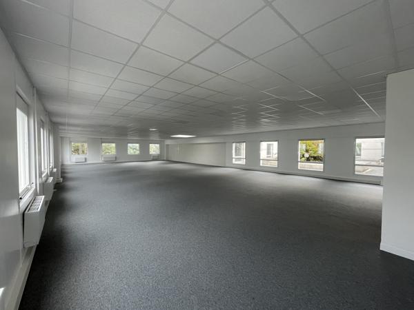 Bureaux à vendre à Osny dans Parc des Beaux Soleils avec accès plain pied
