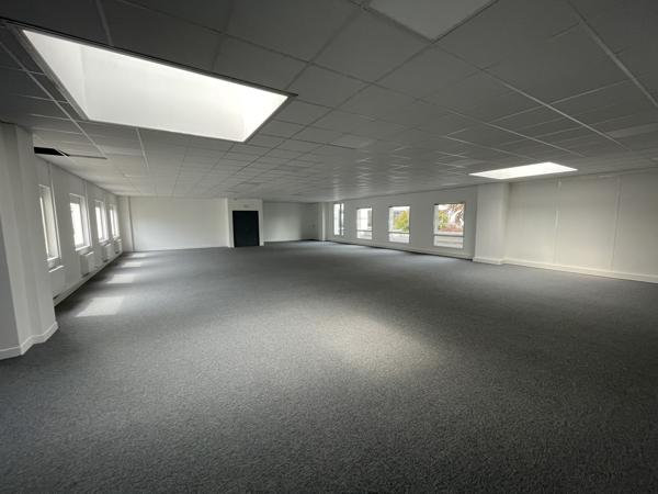 Bureaux à vendre à Osny dans Parc des Beaux Soleils avec accès plain pied