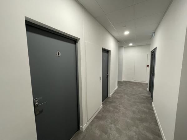 Bureaux à vendre à Osny dans Parc des Beaux Soleils avec accès plain pied