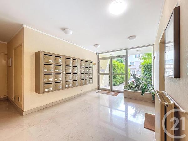 Appartement F2 à vendre  2 pièces - 60,78 m2 FRESNES - 94