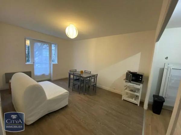 Appartement à louer 2 pièces 36.57m² Blois (41000)