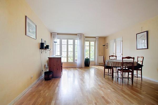 APPARTEMENT RUEIL-MALMAISON CENTRE VILLE 4 PIECES 3 CHAMBRES AVEC ASCENSEUR, BALCON, PARKING ET CAVE