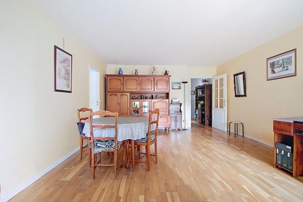 APPARTEMENT RUEIL-MALMAISON CENTRE VILLE 4 PIECES 3 CHAMBRES AVEC ASCENSEUR, BALCON, PARKING ET CAVE