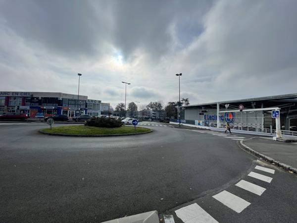 BUREAUX COMMERCE A LOUER - ORVAULT GRAND VAL - NANTES NORD