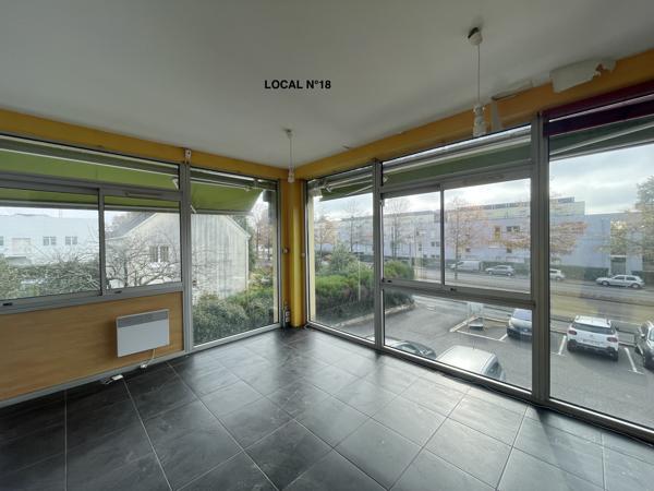 BUREAUX COMMERCE A LOUER - ORVAULT GRAND VAL - NANTES NORD