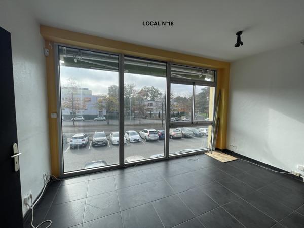 BUREAUX COMMERCE A LOUER - ORVAULT GRAND VAL - NANTES NORD