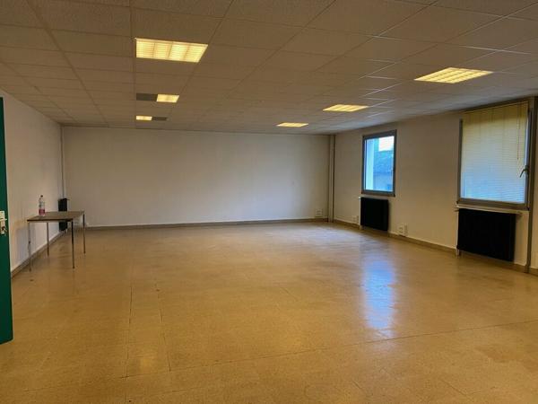 Champforgeuil Zone Nord - Bureaux 500 m² à vendre - loués pour partie