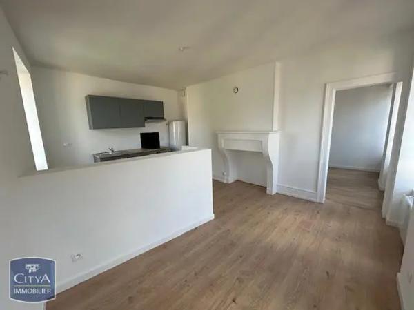 Appartement à louer 2 pièces 51.36m² Sedan (08200)