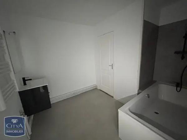 Appartement à louer 2 pièces 51.36m² Sedan (08200)