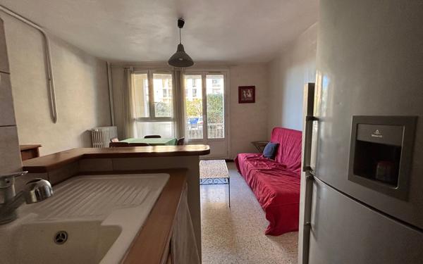 Appartement à vendre    2 pièces • 47 m2 Marseille 10