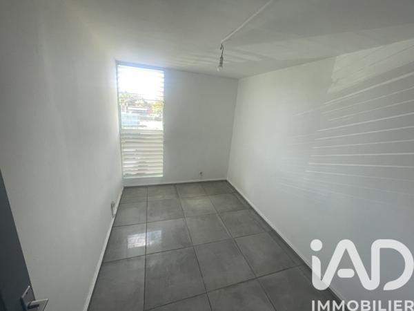 Location appartement 4 pièces 65 m² Les Abymes