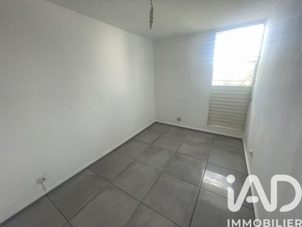 Location appartement 4 pièces 65 m² Les Abymes