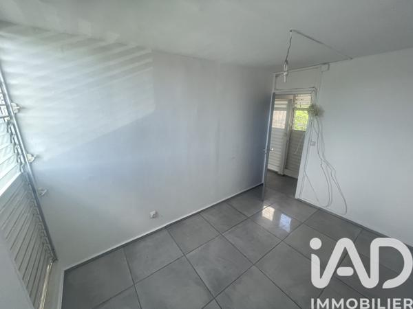 Location appartement 4 pièces 65 m² Les Abymes
