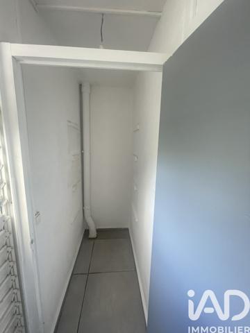 Location appartement 4 pièces 65 m² Les Abymes