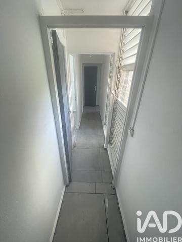 Location appartement 4 pièces 65 m² Les Abymes