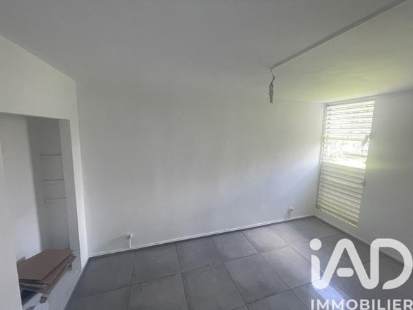 Location appartement 4 pièces 65 m² Les Abymes