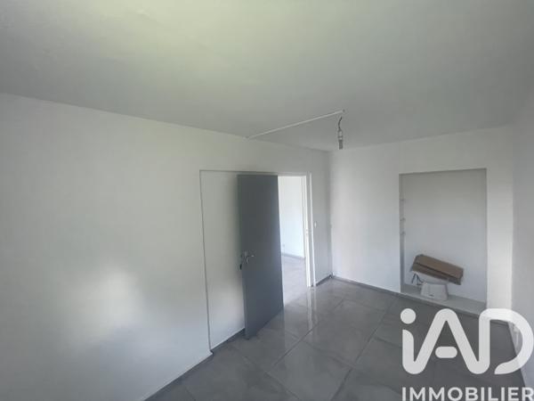 Location appartement 4 pièces 65 m² Les Abymes