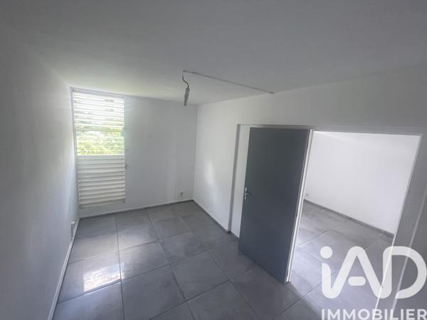 Location appartement 4 pièces 65 m² Les Abymes
