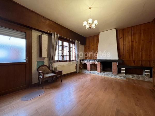 Maison de ville à Bruay-La-Buissière avec jardin, cour et potentiel d'aménagement