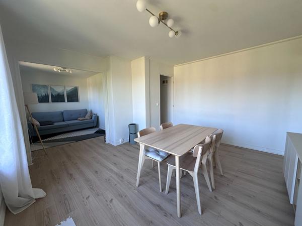 Appartement 4 pièces dernier étage à Verrières-le-Buisson,  DPE D- Proche RER MASSY-VERRIÈRES