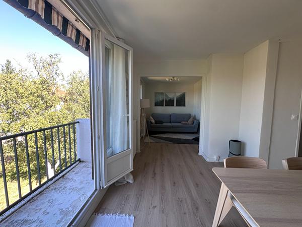 Appartement 4 pièces dernier étage à Verrières-le-Buisson,  DPE D- Proche RER MASSY-VERRIÈRES