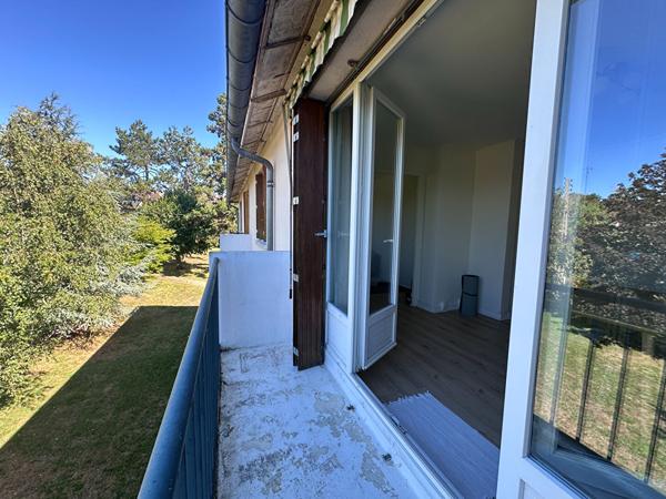 Appartement 4 pièces dernier étage à Verrières-le-Buisson,  DPE D- Proche RER MASSY-VERRIÈRES