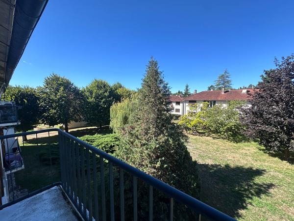 Appartement 4 pièces dernier étage à Verrières-le-Buisson,  DPE D- Proche RER MASSY-VERRIÈRES