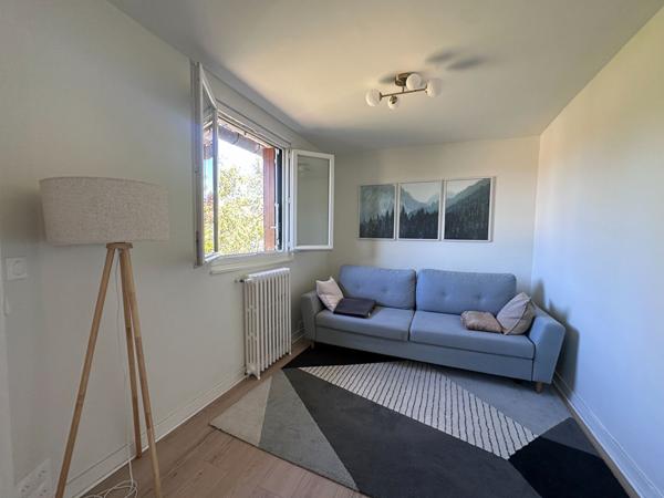 Appartement 4 pièces dernier étage à Verrières-le-Buisson,  DPE D- Proche RER MASSY-VERRIÈRES