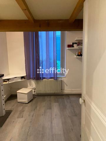 Appartement
         3 pièces
        - 42 m² 450 000 € *