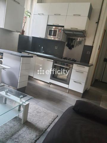 Appartement
         3 pièces
        - 42 m² 450 000 € *