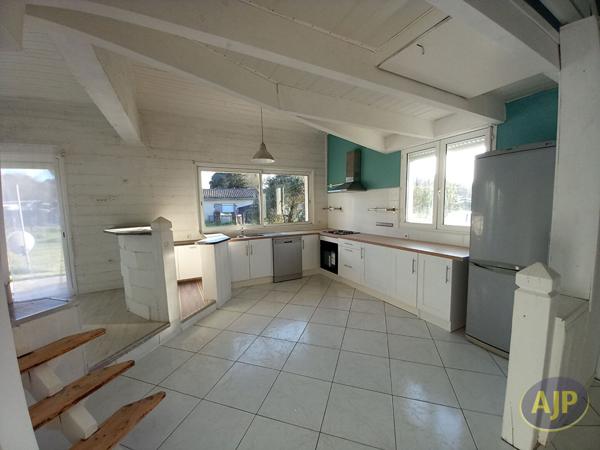 Location maison Lesparre Medoc : 792 € - AJP Lesparre Immobilier