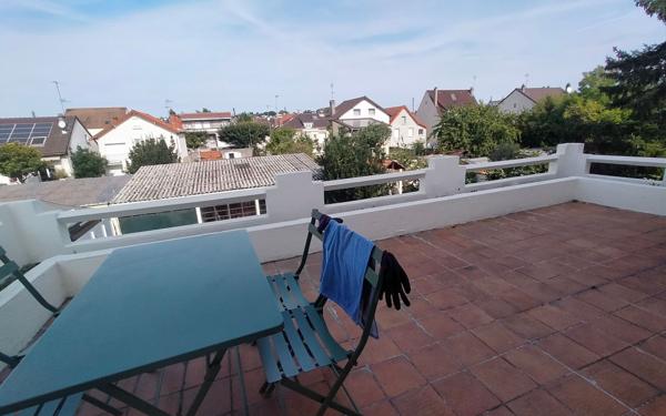 Immeuble à vendre    9 pièces • 205 m2 Viry-Châtillon