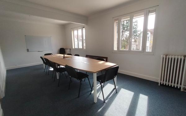 Immeuble à vendre    9 pièces • 205 m2 Viry-Châtillon