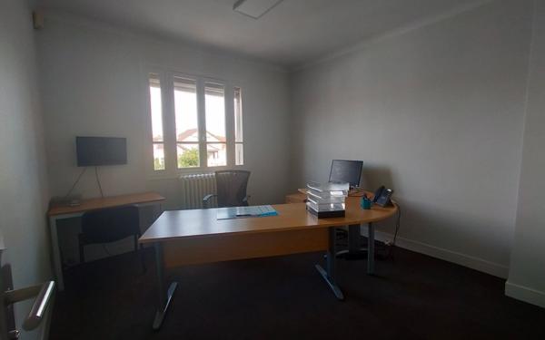 Immeuble à vendre    9 pièces • 205 m2 Viry-Châtillon