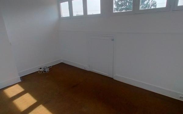 Immeuble à vendre    9 pièces • 205 m2 Viry-Châtillon