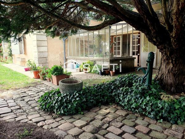 Maison de maître, piscine et dépendances...