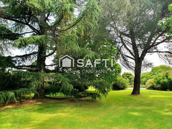 Maison de maître, piscine et dépendances...