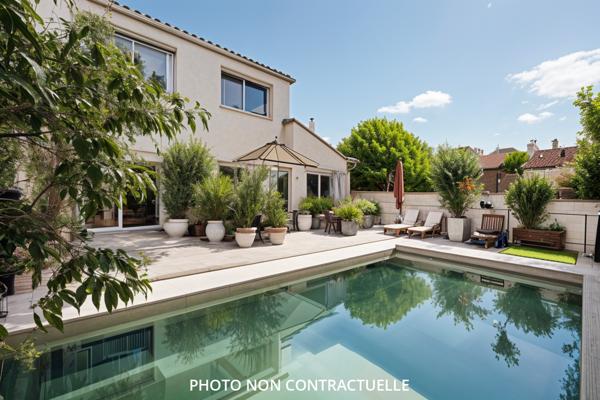 VILLA 152 M2 PISCINE STUDIO INDEPENDANT ATELIER MARSEILLE 13012