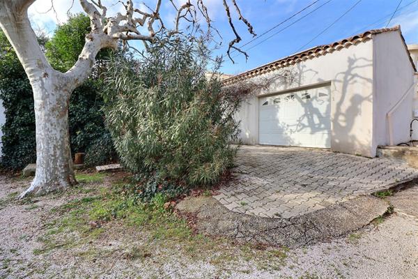 VILLA 152 M2 PISCINE STUDIO INDEPENDANT ATELIER MARSEILLE 13012