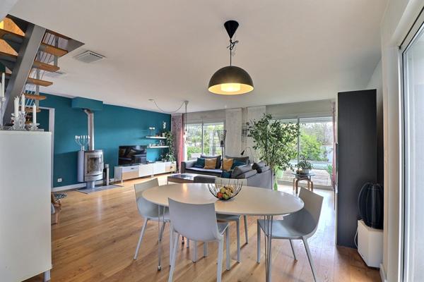 VILLA 152 M2 PISCINE STUDIO INDEPENDANT ATELIER MARSEILLE 13012