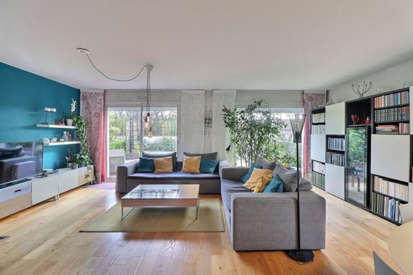 VILLA 152 M2 PISCINE STUDIO INDEPENDANT ATELIER MARSEILLE 13012