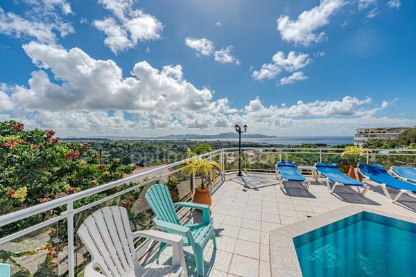 Maison à vendre - 10 pièces - TERREVILLE - VUE MER - PISCINE - CALME SCHOELCHER (972)