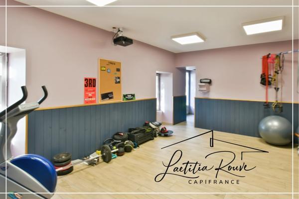 Demeure d’exception en pierre 370 m² habitable, Piscine, Pool house, Dépendances, Parc 3 ha avec lac À 25 min d’Agen