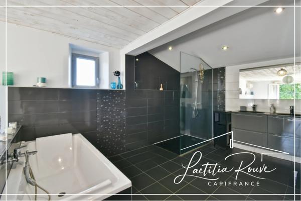 Demeure d’exception en pierre 370 m² habitable, Piscine, Pool house, Dépendances, Parc 3 ha avec lac À 25 min d’Agen