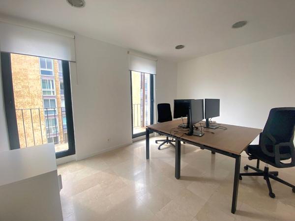 Bureaux à louer avec balcon - Hyper centre-ville / Castellane - 13006 Marseille