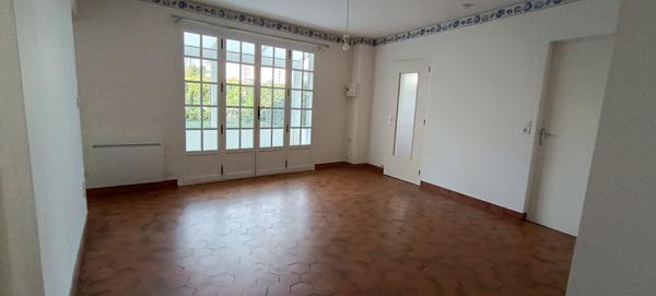 MAISON PLAIN PIED PROCHE MER ET COMMERCES